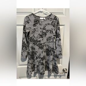 The children’s Place girls size 16 XXL black and gray floral dress long sleeve